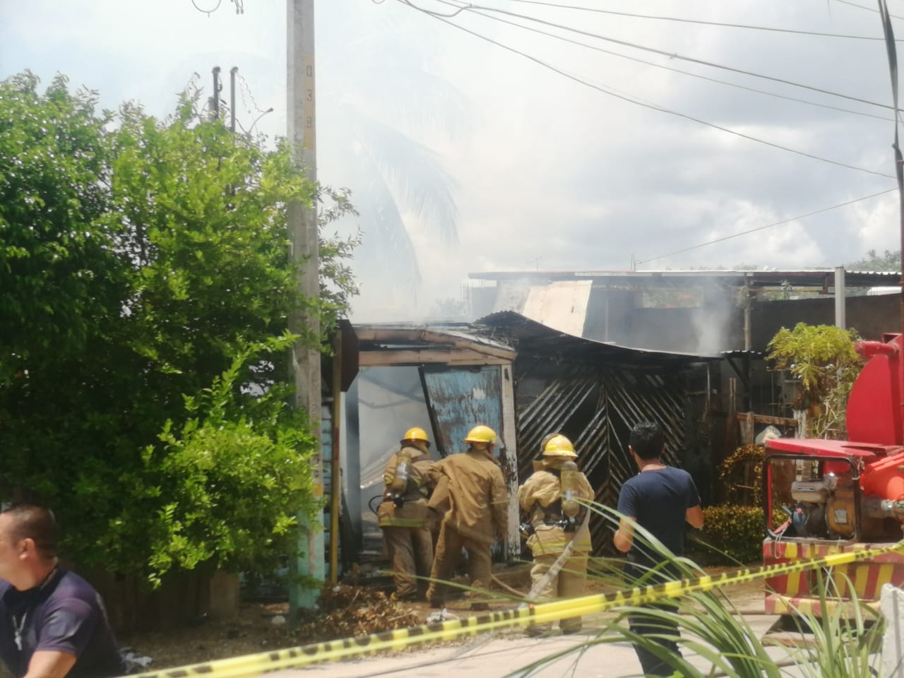 Descuido provoca incendio en vivienda de la colonia 'Nueva generación' en Chetumal