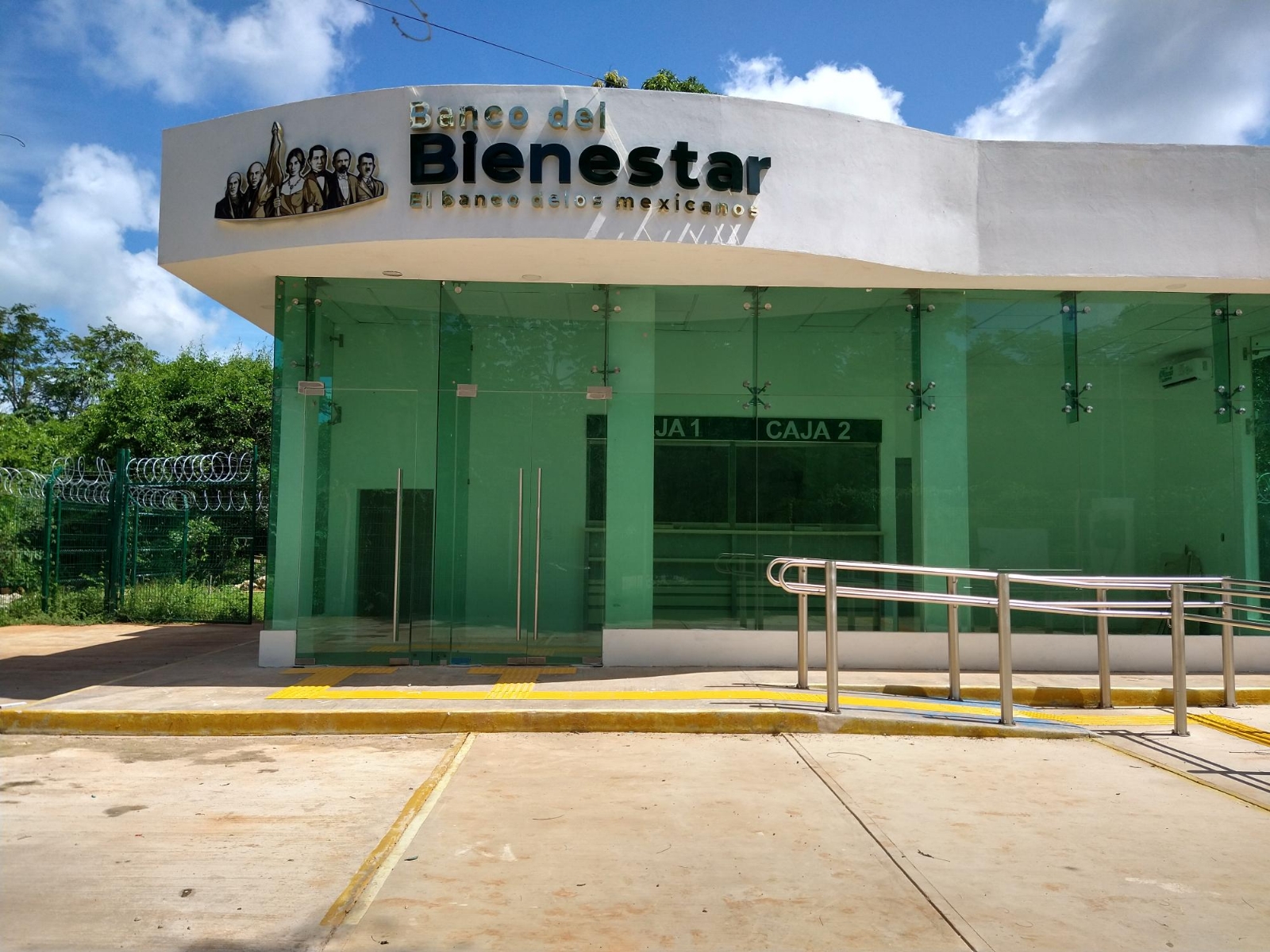 El presidente Andrés Manuel López Obrador anunció la construcción de 300 Bancos del Bienestar en el país