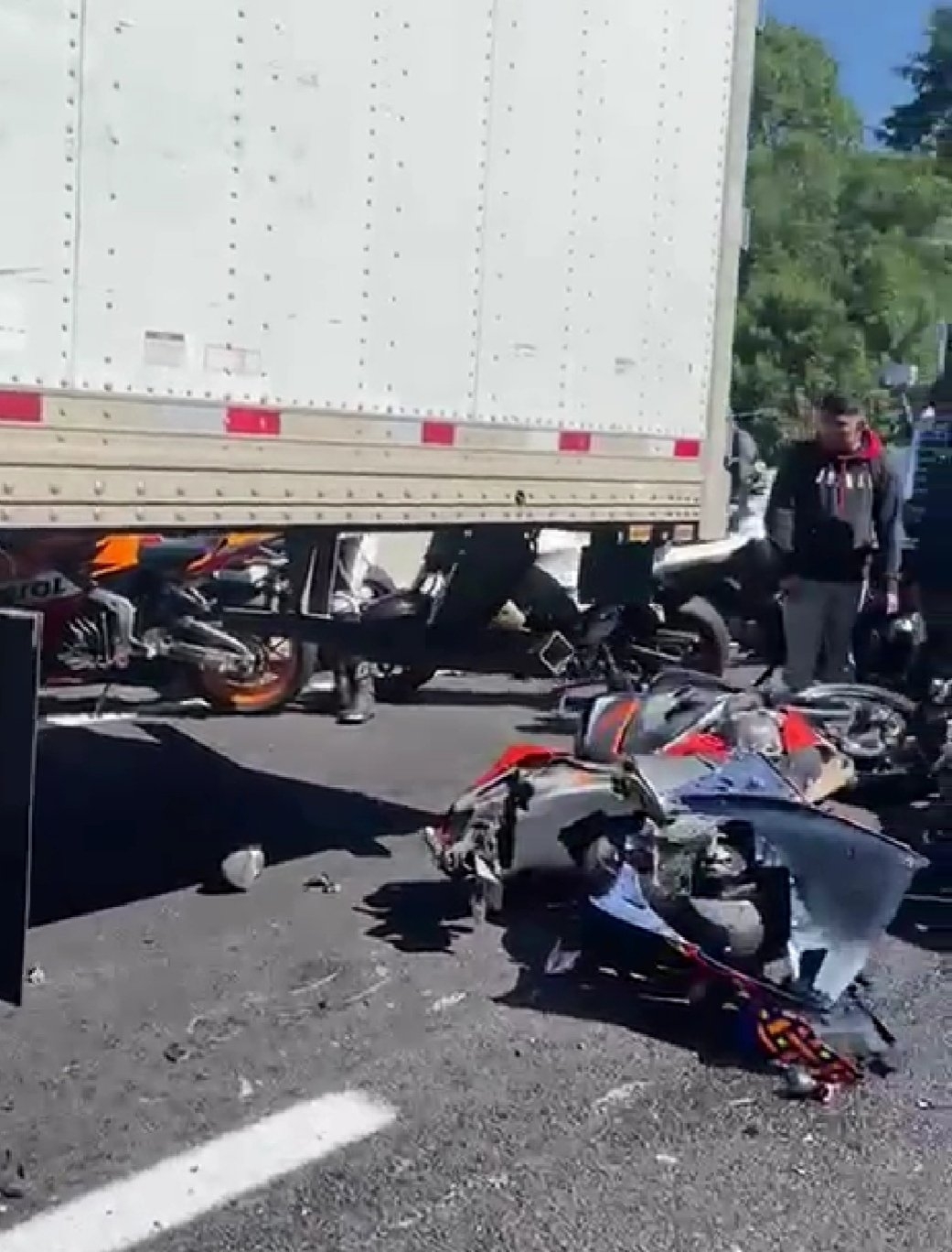 Fatal accidente en México-Cuernavaca deja 6 muertos y más de 10 heridos Fatal accidente en México-Cuernavaca deja 6 muertos y más de 10 heridos