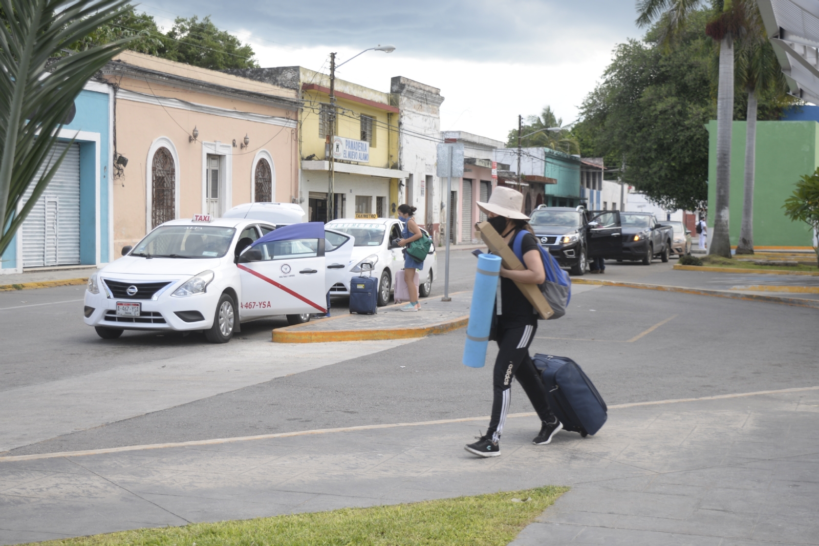 ADO cuenta con 24 salidas de Mérida hacia Cancún, 12 hacia Playa del Carmen, seis a Ciudad de México y ocho hacia Villahermosa ADO cuenta con 24 salidas de Mérida hacia Cancún, 12 hacia Playa del Carmen, seis a Ciudad de México y ocho hacia Villahermosa