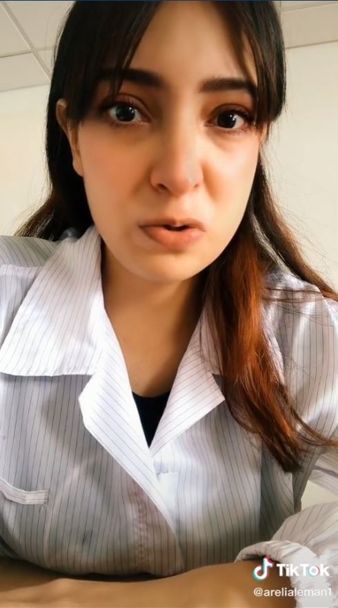 La joven afirma que fue amenazada de ser demandada por difamación en caso de denunciar
