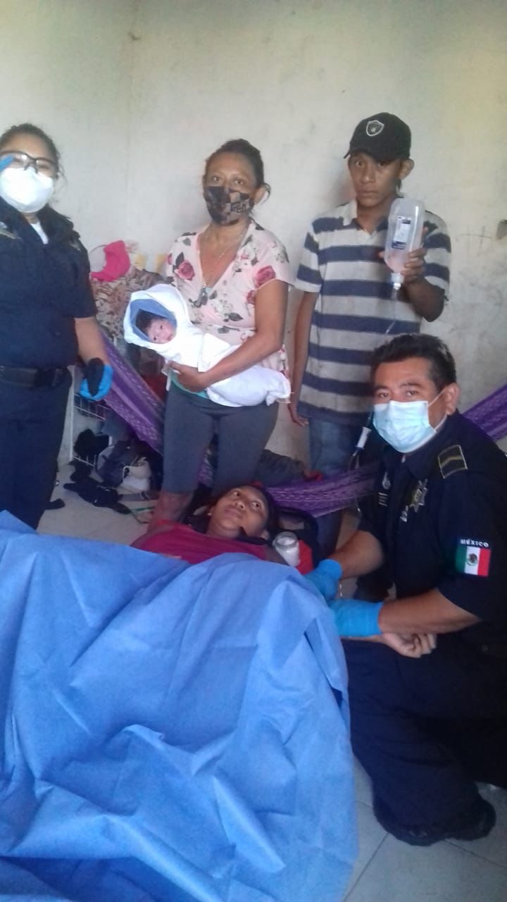 La mamá, María Mezeta Tzab, también se mantuvo estable durante el alumbramiento
