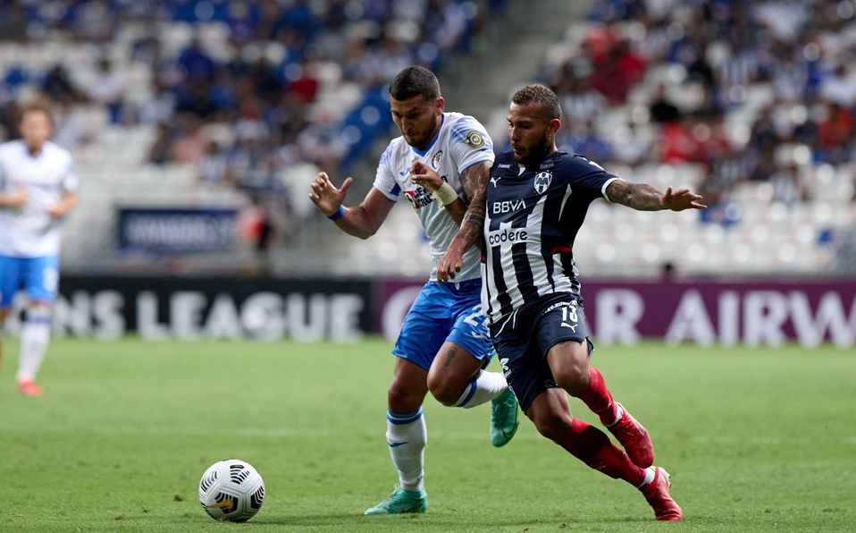 Cruz Azul recibe en el Estadio Azteca a los Rayados del Monterrey en la Jornada 5 de la Liga MX Cruz Azul recibe en el Estadio Azteca a los Rayados del Monterrey en la Jornada 5 de la Liga MX