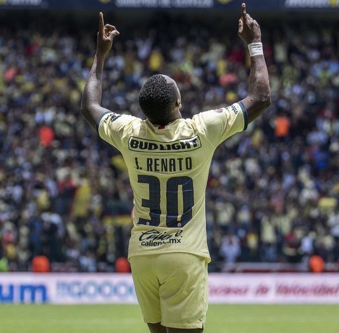 El ecuatoriano regresa al primer equipo tras la lesión de Leo Suárez