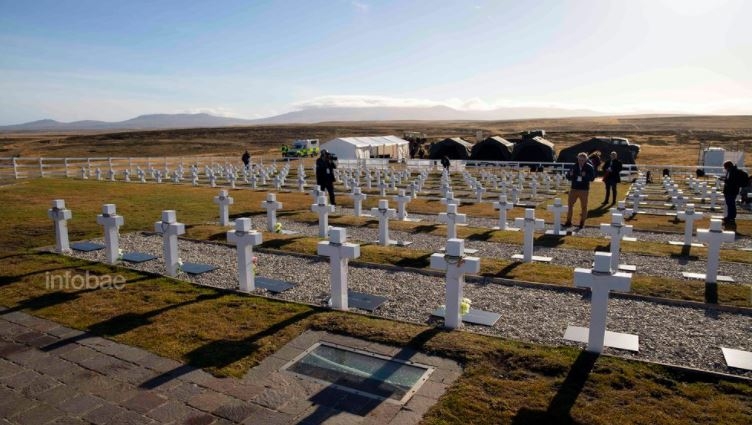 Equipo Argentino de Antropología Forense empezaron a trabajar en el sector C del cementerio de Darwin Equipo Argentino de Antropología Forense empezaron a trabajar en el sector C del cementerio de Darwin