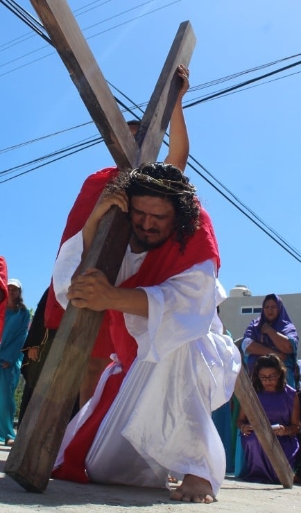 El hombre que representó en tres ocasiones a Jesucristo en el Viacrucis de Holbox, ahora se enfrenta al COVID-19