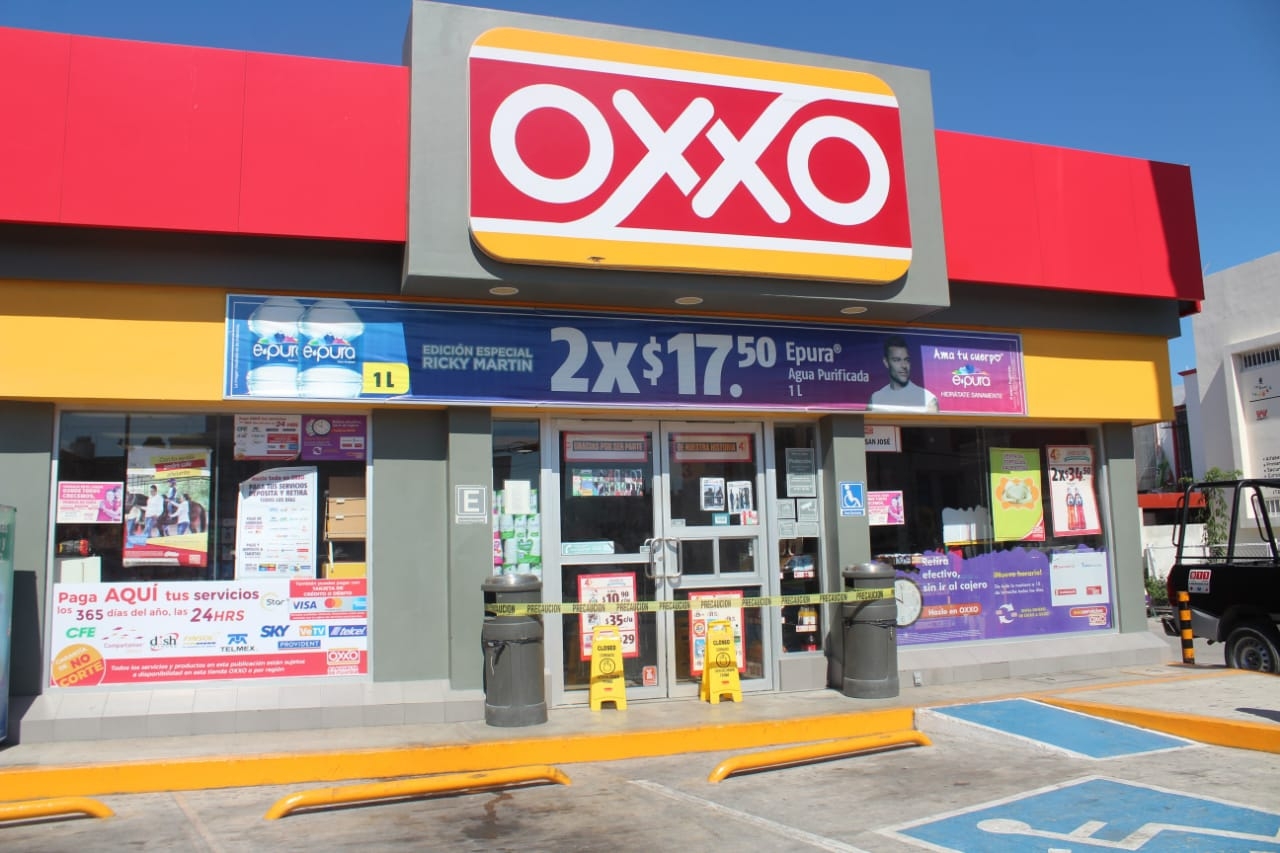 los delincuentes lograron huir con $2,800 pesos que eran las ganancias del día del comercio