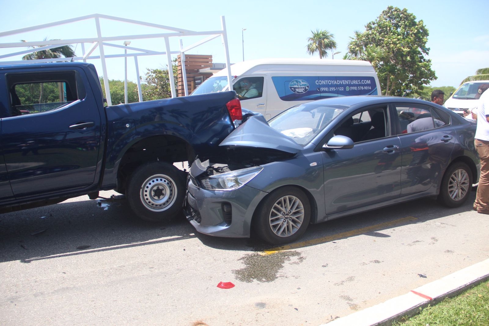 Registran accidente vehicular en el Boulevard Kukulcán de la Zona Hotelera de Cancún