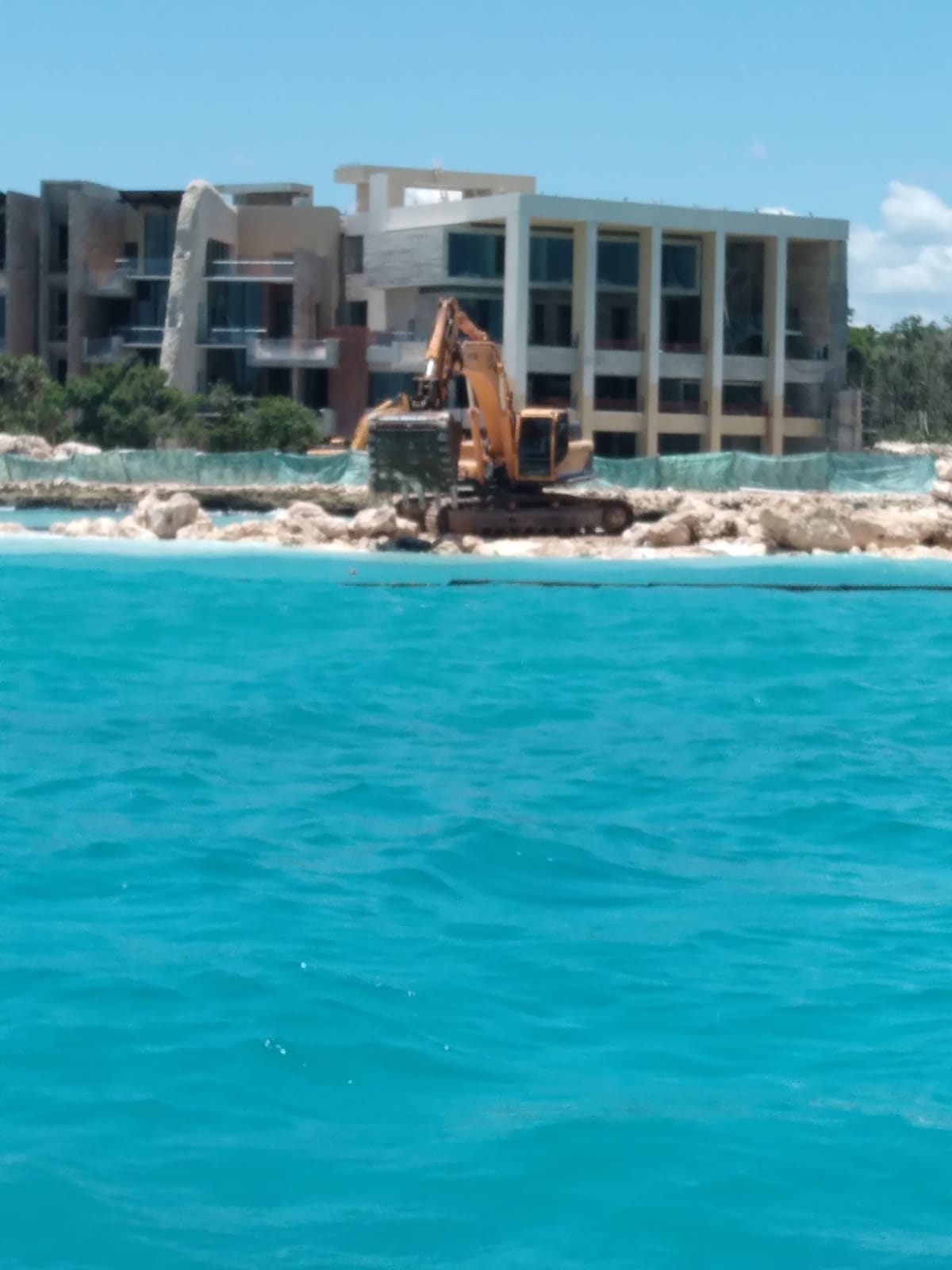 SCT respalda ecocidio de Grupo Xcaret; dio permiso para dragar el mar de la Riviera Maya