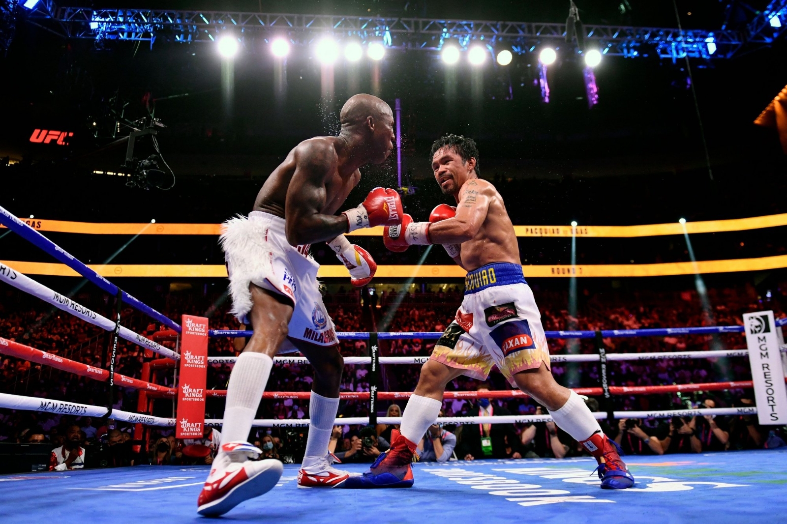 El filipino de 42 años debutó en 1995 y tras su pelea contra el cubano Ugás, sería la decisión de su retiro del ring El filipino de 42 años debutó en 1995 y tras su pelea contra el cubano Ugás, sería la decisión de su retiro del ring