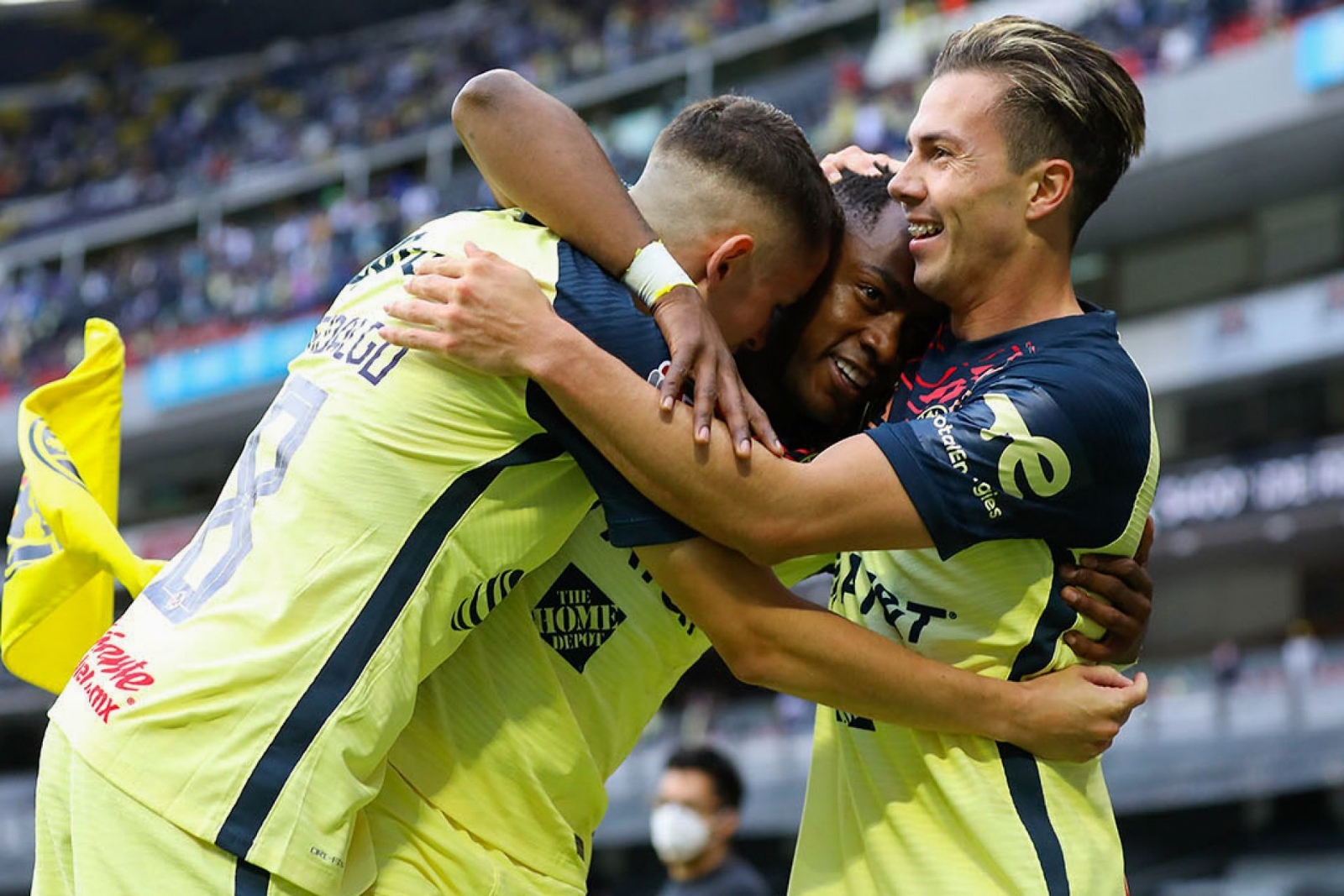 Sebastián Córdova y Renato Ibarra anotaron los goles del triunfo Sebastián Córdova y Renato Ibarra anotaron los goles del triunfo
