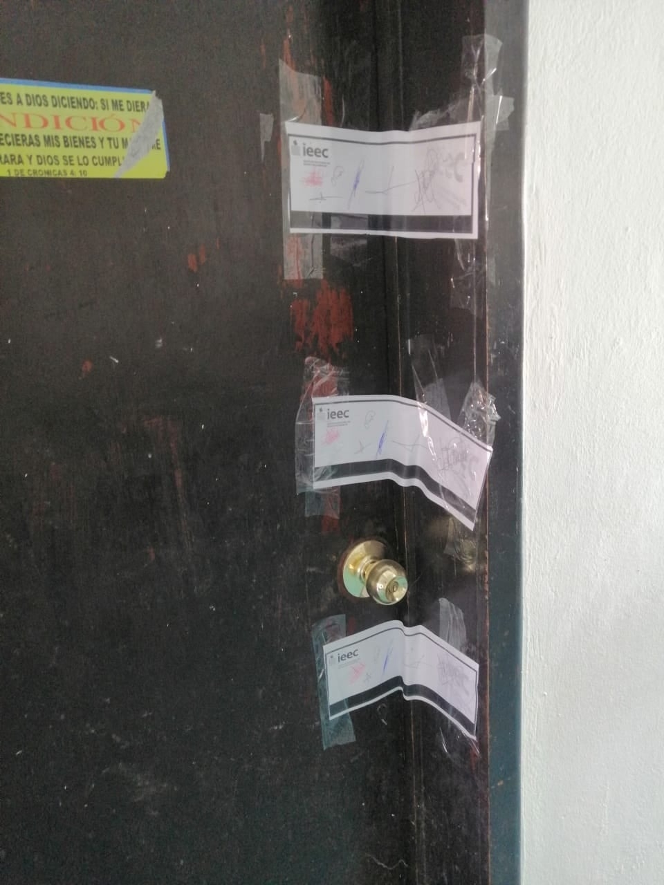En Facebook y Twitter circulan fotografías de las bodegas de los 21 distritos electorales del estado