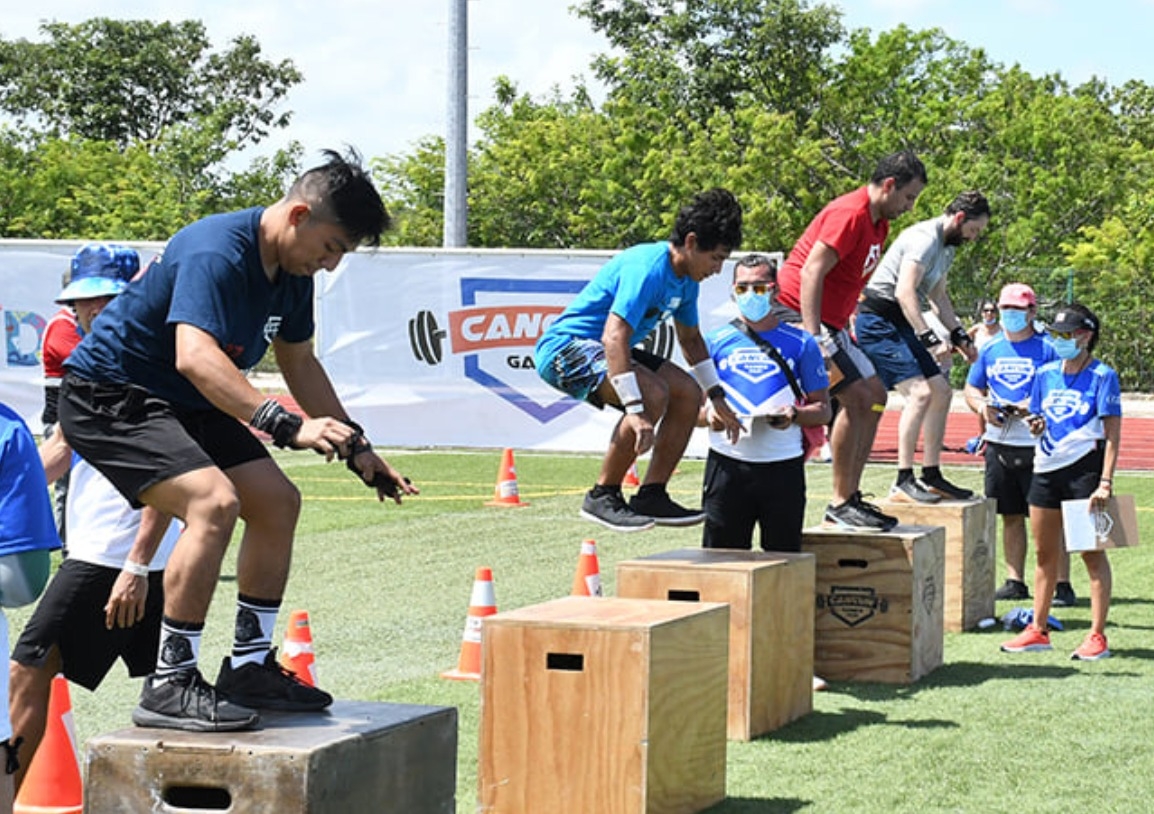 La competencia consistió en diversas pruebas físicas que se realizaron con peso y aparatos La competencia consistió en diversas pruebas físicas que se realizaron con peso y aparatos