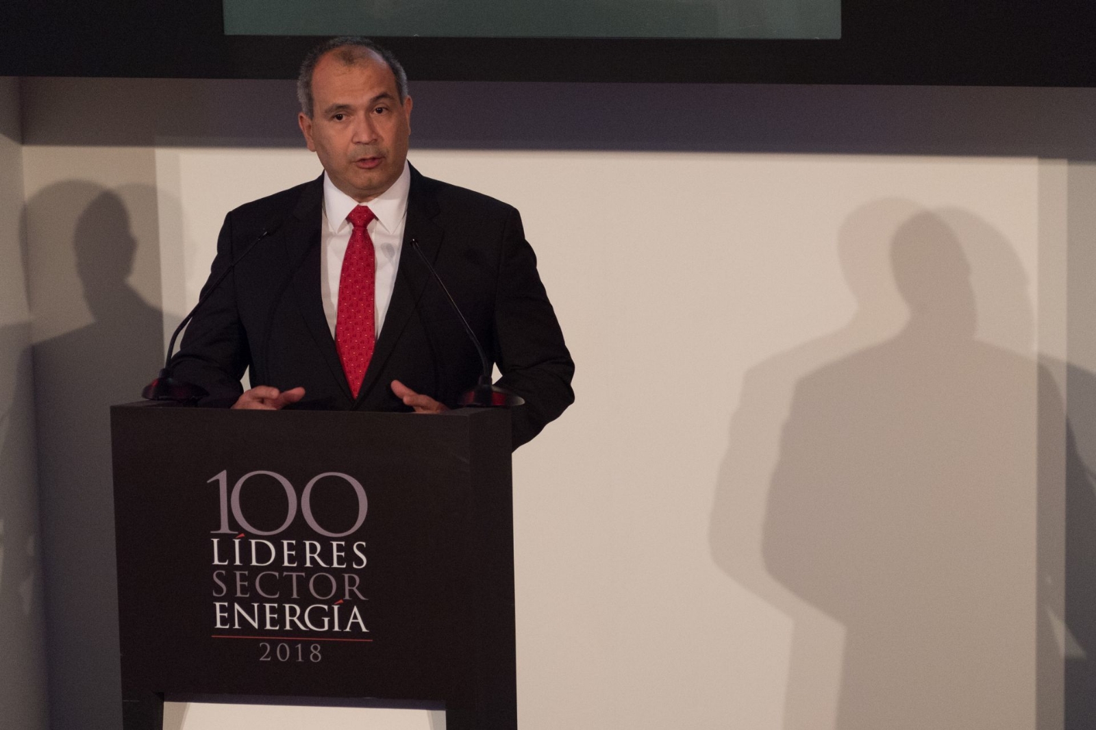 El exdirector de Pemex fue citado en El Altiplano para escuchar la imputación en su contra