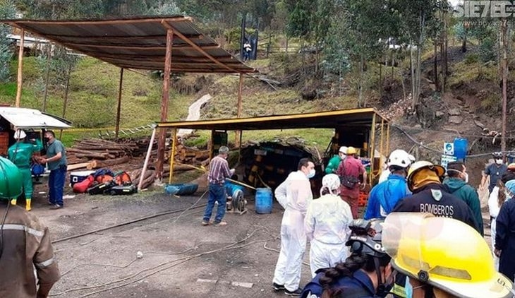 Según las autoridades, eran 13 los mineros atrapados en el lugar.