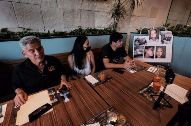 Son turistas de Rusia y Kazajistán que fueron detenidos en el Aeropuerto Internacional de Cancún Son turistas de Rusia y Kazajistán que fueron detenidos en el Aeropuerto Internacional de Cancún