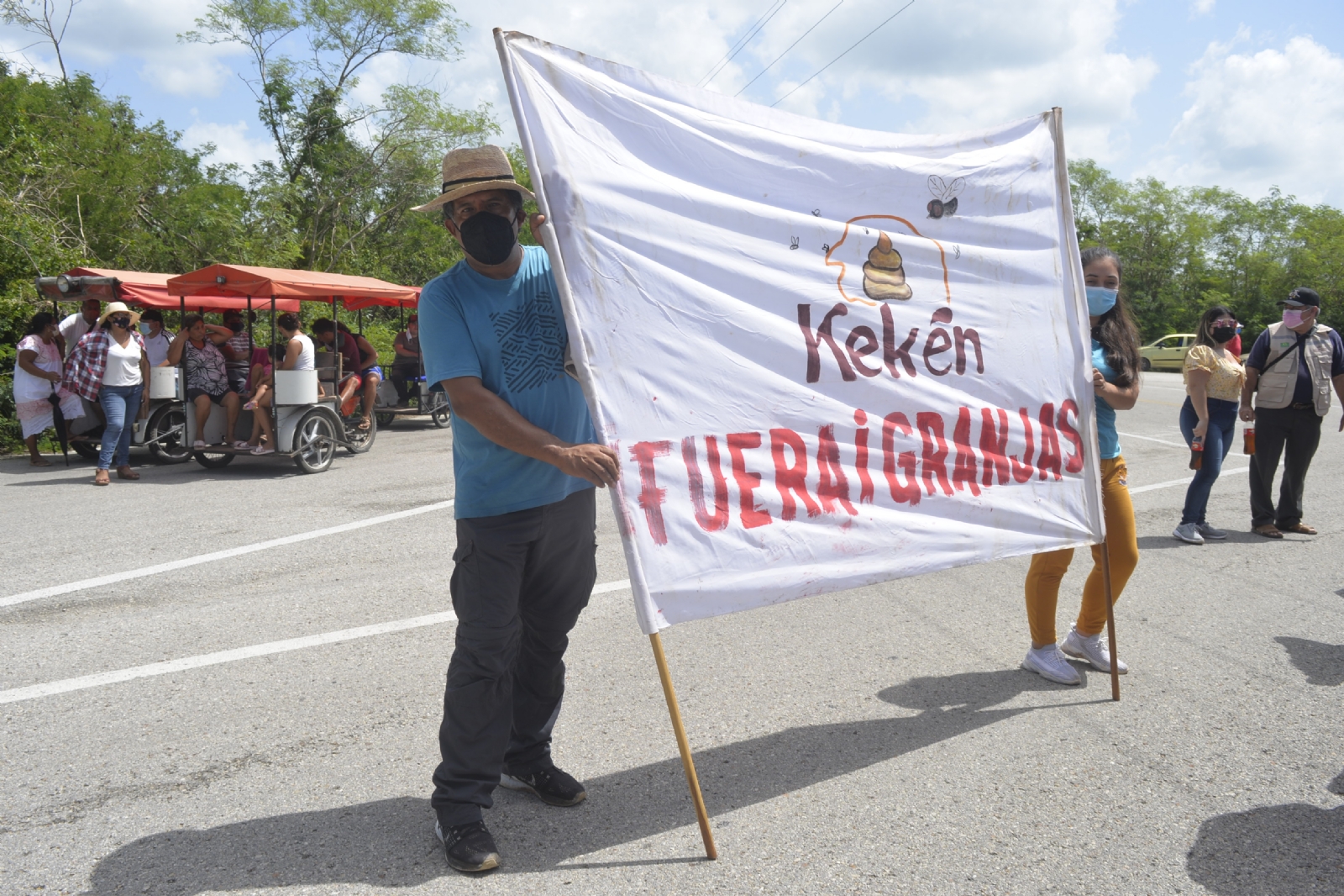 “El pueblo de Homún ya decidió que no quiere la granja, se lo hemos dicho a los jueces", expusieron los manifestantes “El pueblo de Homún ya decidió que no quiere la granja, se lo hemos dicho a los jueces", expusieron los manifestantes