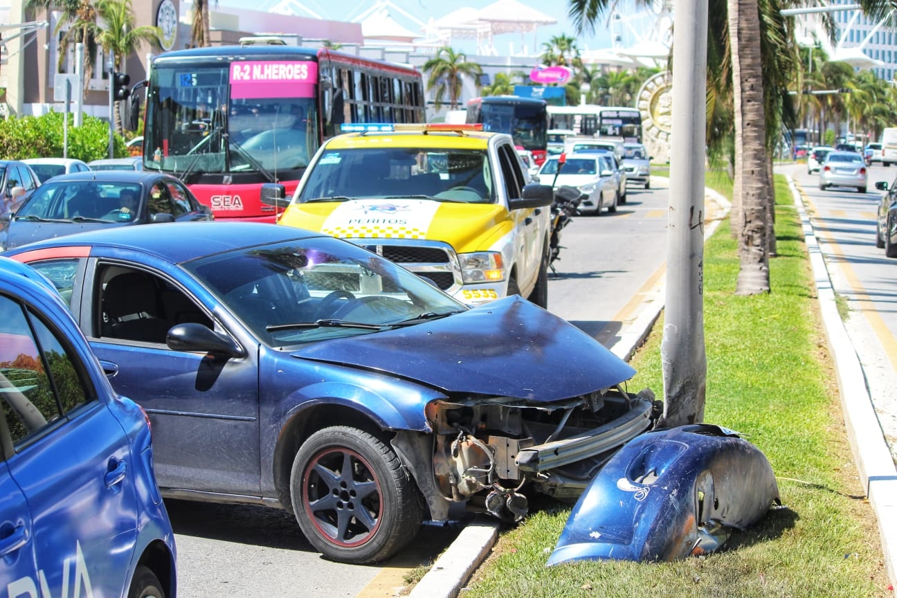 Debido al choque se generó trafico lento en dicha zona Debido al choque se generó trafico lento en dicha zona