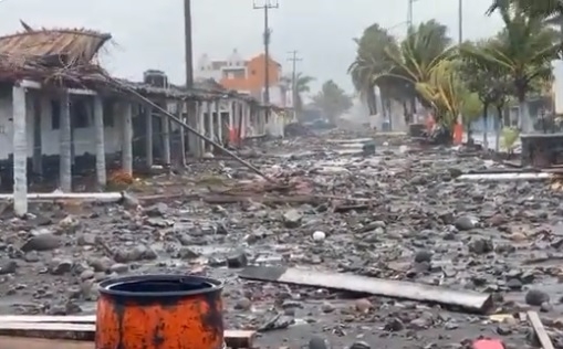 El fuerte viento que deja a su paso el Huracán Nora ha dejado importantes afectaciones