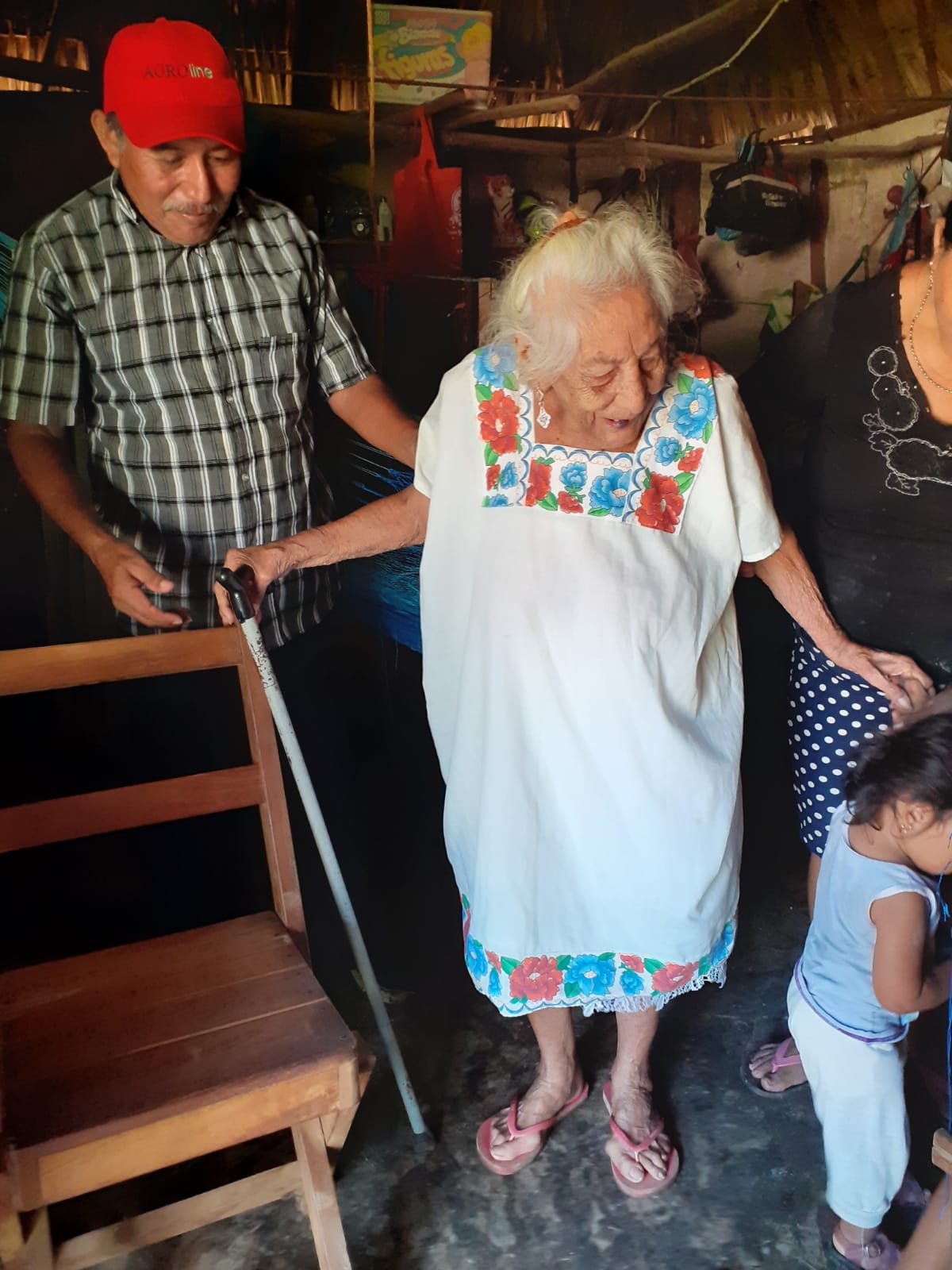 Doña Cristina Gongora, es una de las abuelitas del poblado de San AbtonioTuk que tiene 95 años