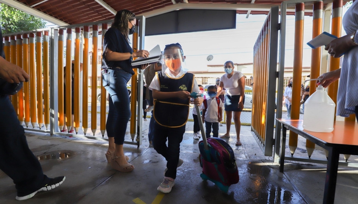 El Calendario Escolar para el Ciclo Escolar 2021-2022 consta de 200 días de clases que tendrán las escuelas públicas y privadas de educación preescolar, primaria y secundaria. Foto: Cuartoscuro