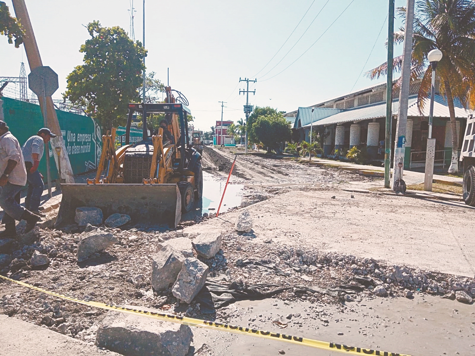 Denuncian a Óscar Rosas González por privilegiar a obreros de la CTM en Campeche