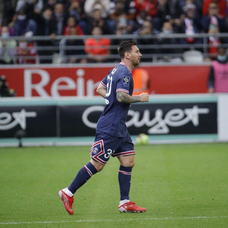 El astro argentino entró de cambio en el segundo tiempo del partido