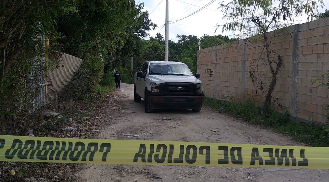 El cuerpo fue hallado cerca un deportivo