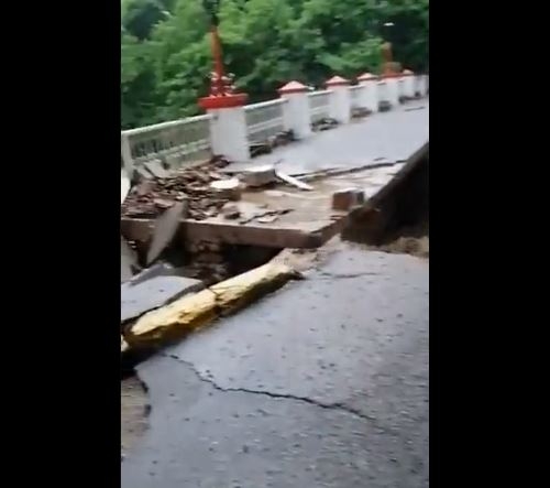 Los ríos Cuale y El Pitillal se desbordaron, teniendo como consecuencia la desaparición de una mujer