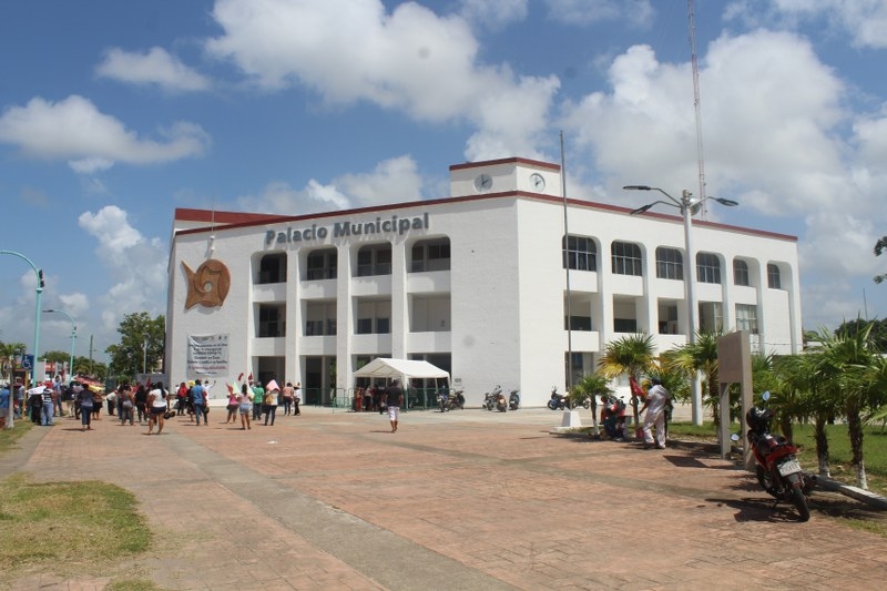 El recorte se dio luego el anuncio de la Alcaldesa de Chetumal de rasurar la nómina del Ayuntamiento