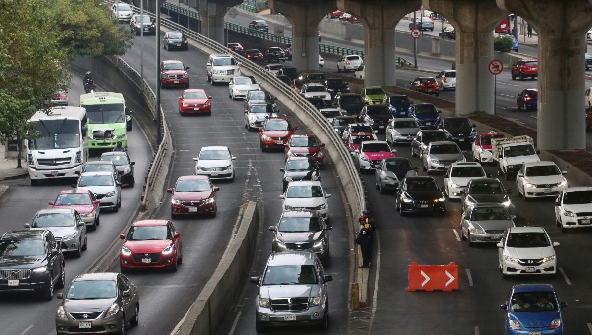 En caso de no respetar las restricciones del Hoy No Circula la multa es de mil 737 a dos mil 606 pesos, tanto en la CDMX y el Edomex