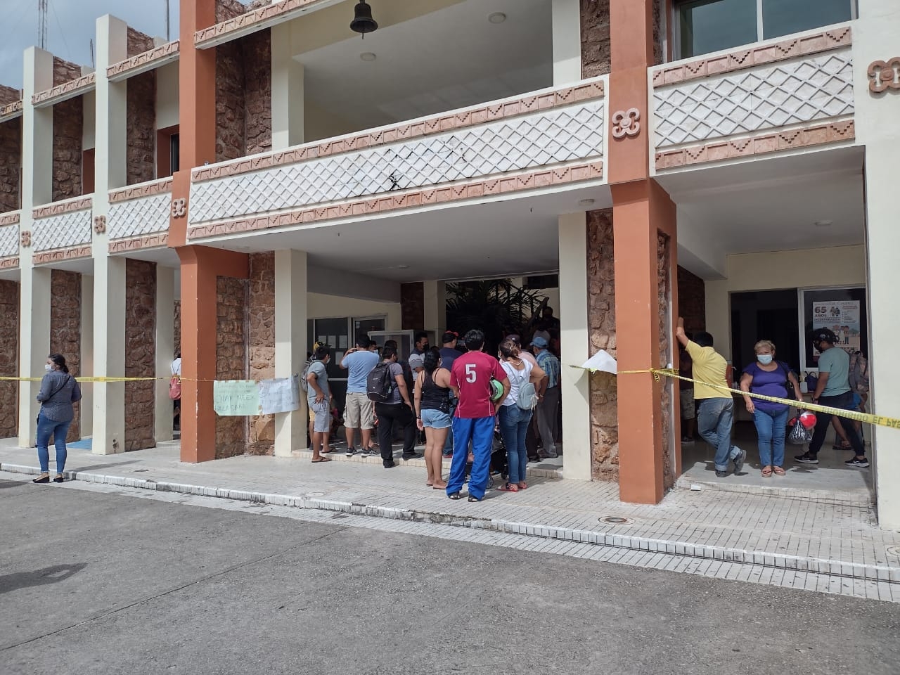 Los trabajadores levantarán la huelga y liberarán las instalaciones del palacio municipal al recibir sus pagos