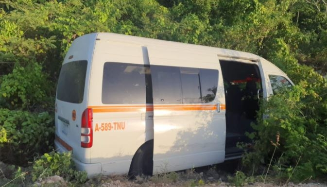 Durante el accidente automovilístico dos pasajeros resultaron lesionados Durante el accidente automovilístico dos pasajeros resultaron lesionados