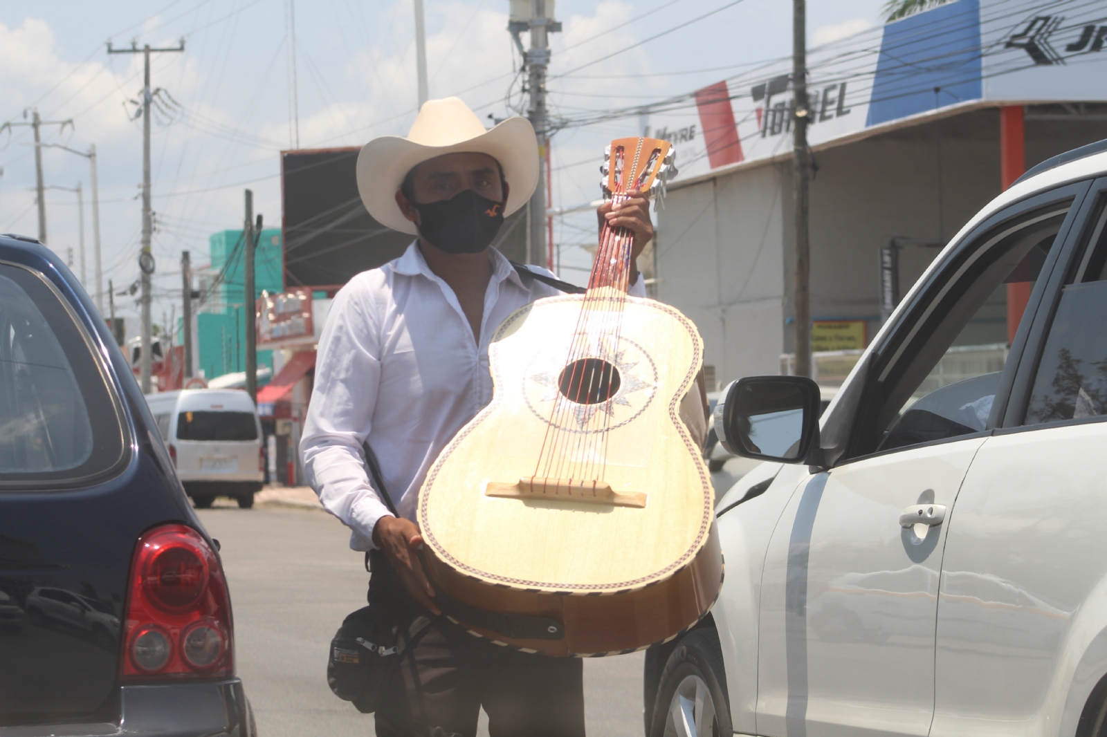 La contingencia sanitaria por COVID-19 obligó a los músicos a buscar otras maneras de ganarse el sustento diario en Chetumal