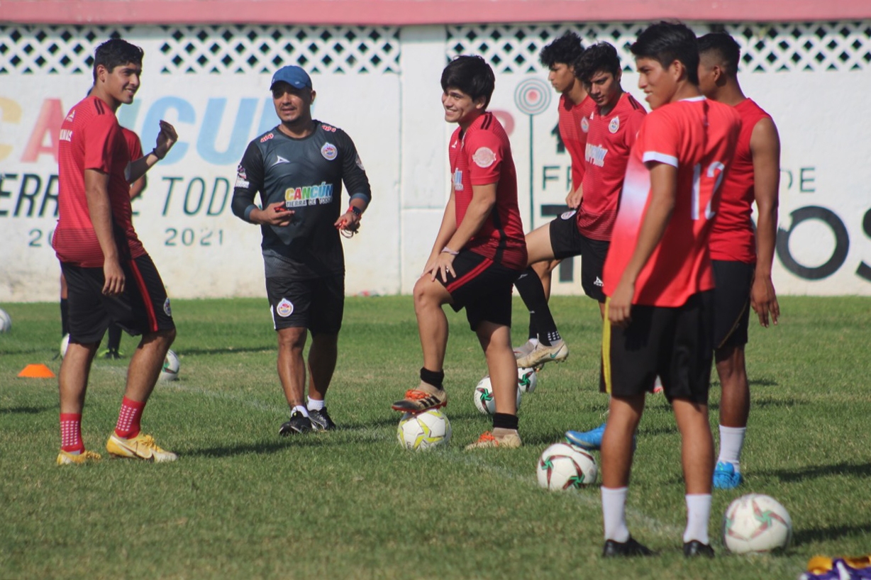 El Técnico Enrique Vela, fue anunciado el 23 de julio para encarar la Liga TDP El Técnico Enrique Vela, fue anunciado el 23 de julio para encarar la Liga TDP