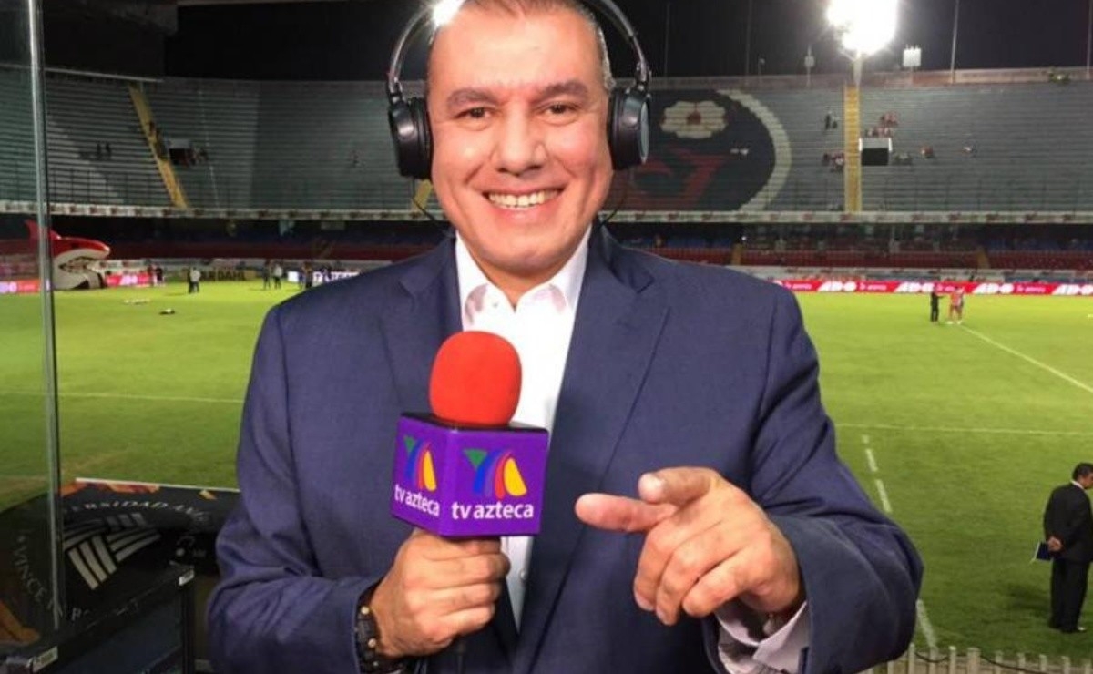 Alburean a narrador de TV Azteca en plena transmisión en el Mazatlán vs Rayados Alburean a narrador de TV Azteca en plena transmisión en el Mazatlán vs Rayados