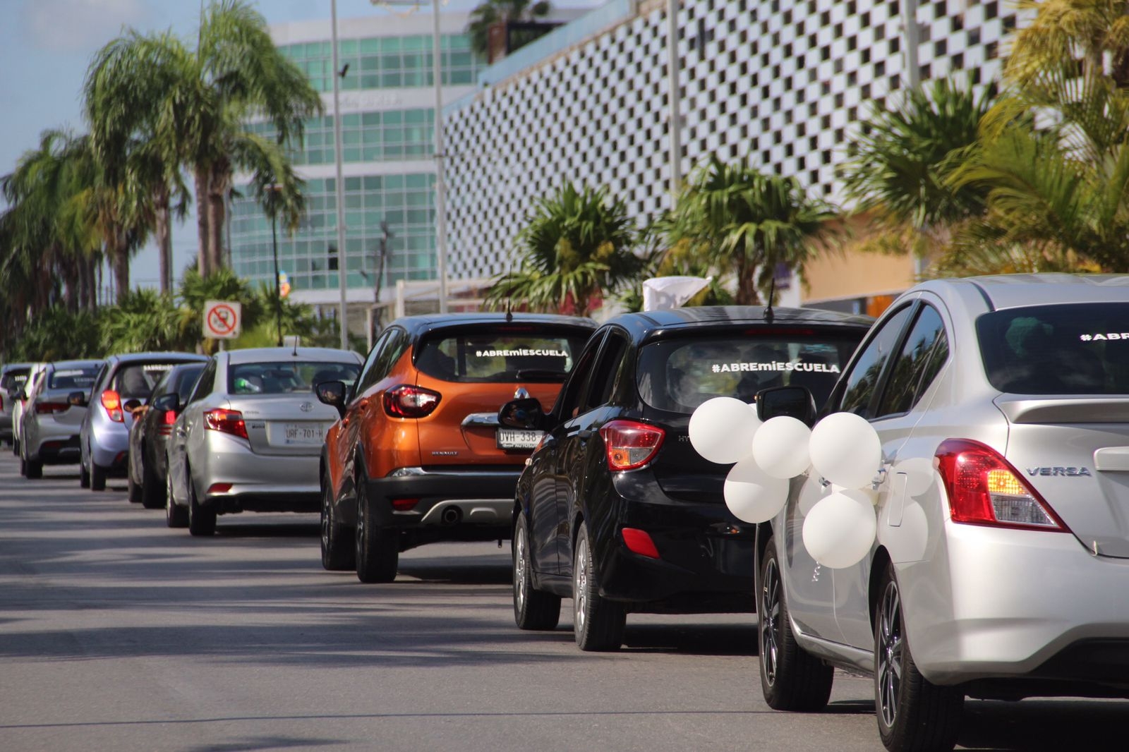 La caravana vehicular fue convocada a las 9:00 horas de la mañana en Puerto Cancún