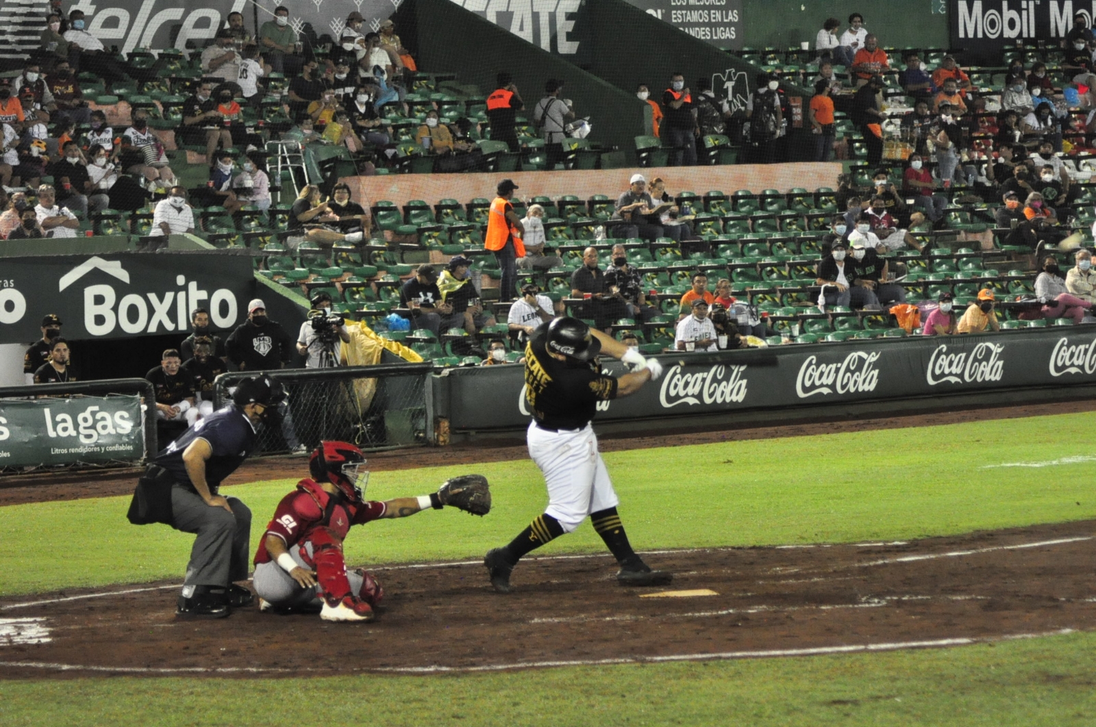 Los Leones de Yucatán ganaron con una pizarra de 15x2
