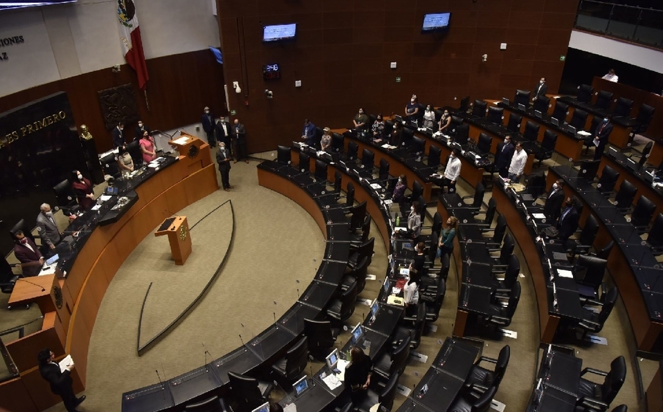 Senadores del PAN exhortan a la Corte resolver controversia constitucional Senadores del PAN exhortan a la Corte resolver controversia constitucional