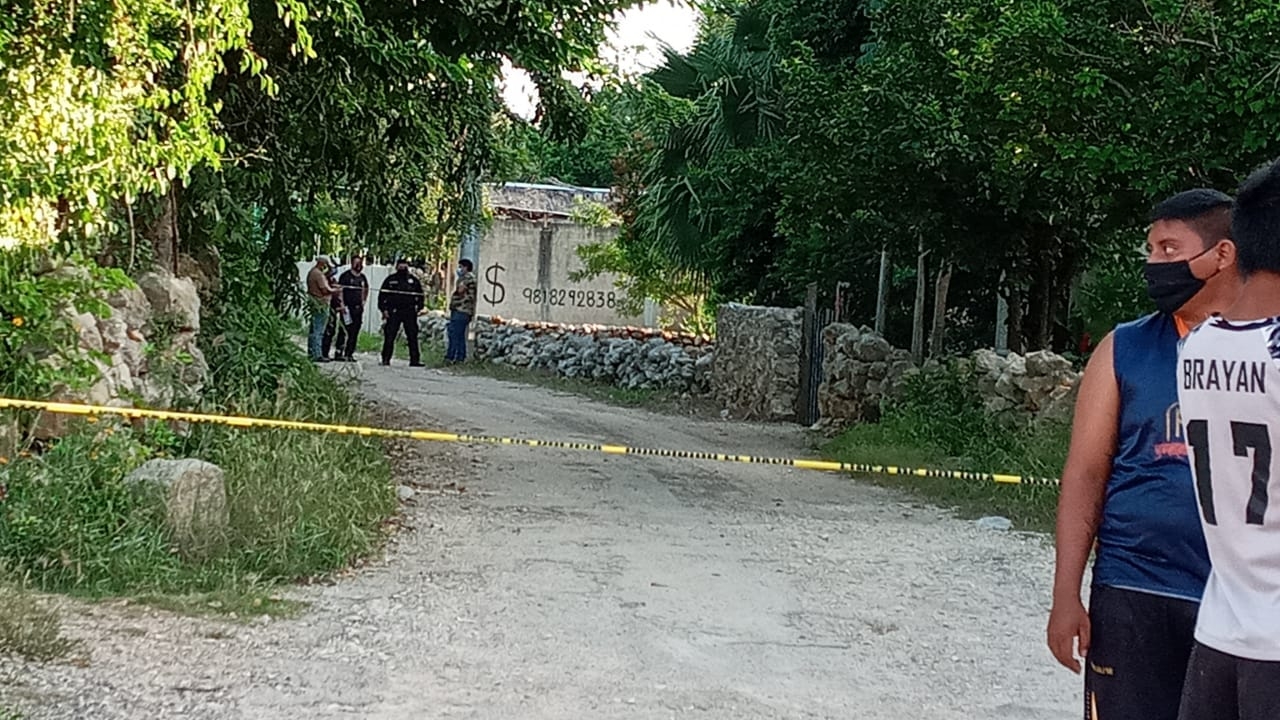 Del interior del sumidero se despedía un fuerte olor a putrefacción pensando que era can pero hallaron el cuerpo de un hombre Del interior del sumidero se despedía un fuerte olor a putrefacción pensando que era can pero hallaron el cuerpo de un hombre