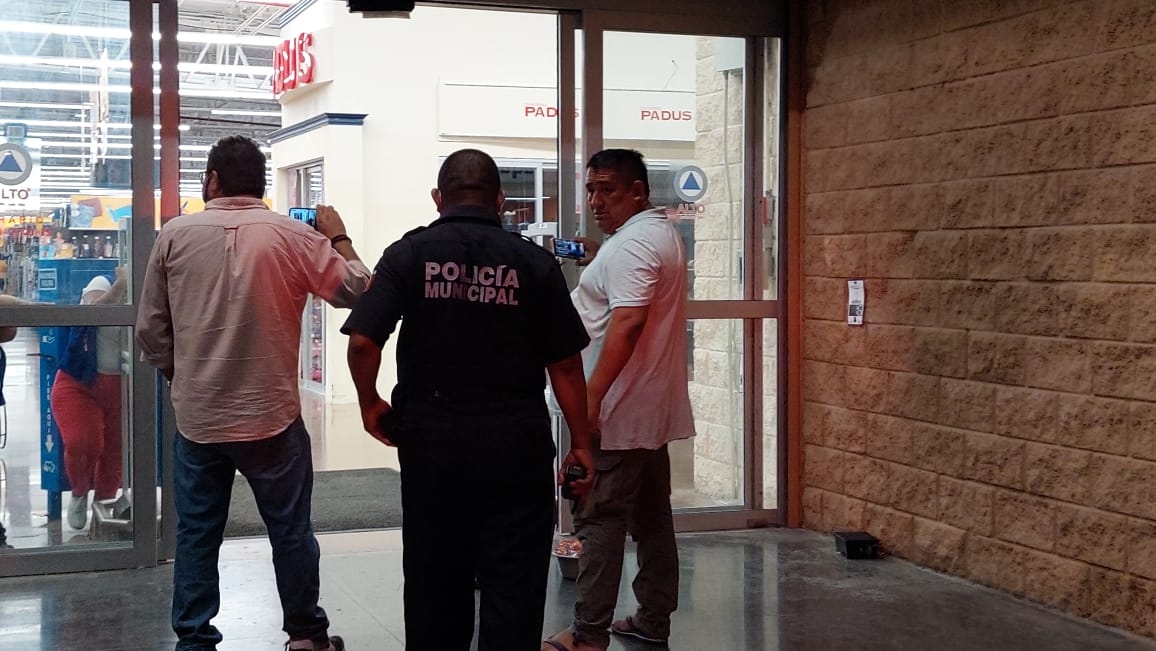 Al lugar arribó la policía municipal para brindar apoyo al menor de edad