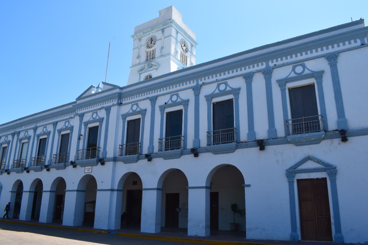 La incorporación de exfuncionarios turquesas de la administración de José Isabel Cortés Góngora, hoy en la mira de la ley por presunto cohecho junto con sus regidores La incorporación de exfuncionarios turquesas de la administración de José Isabel Cortés Góngora, hoy en la mira de la ley por presunto cohecho junto con sus regidores