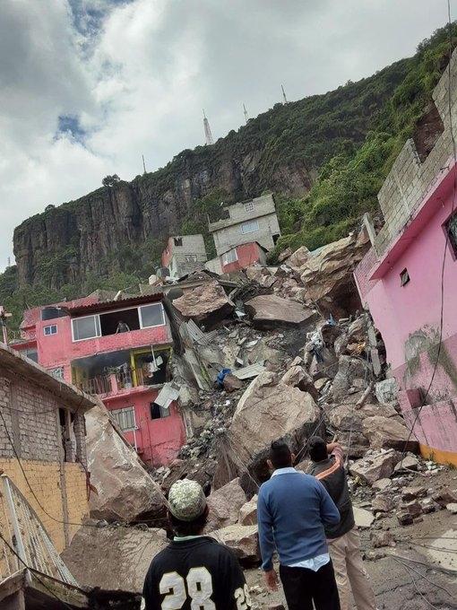 Resportan cuatro desparecidos tras derrumbe del Cerro del Chiquihuite