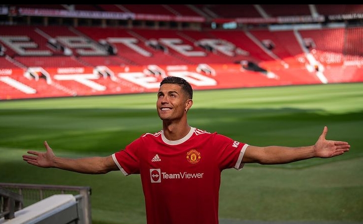 El jugador portugués participó en un video a lado de su familia, en donde recrean la película favorita navideña de muchos, ‘Mi Pobre Angelito' El jugador portugués participó en un video a lado de su familia, en donde recrean la película favorita navideña de muchos, ‘Mi Pobre Angelito'