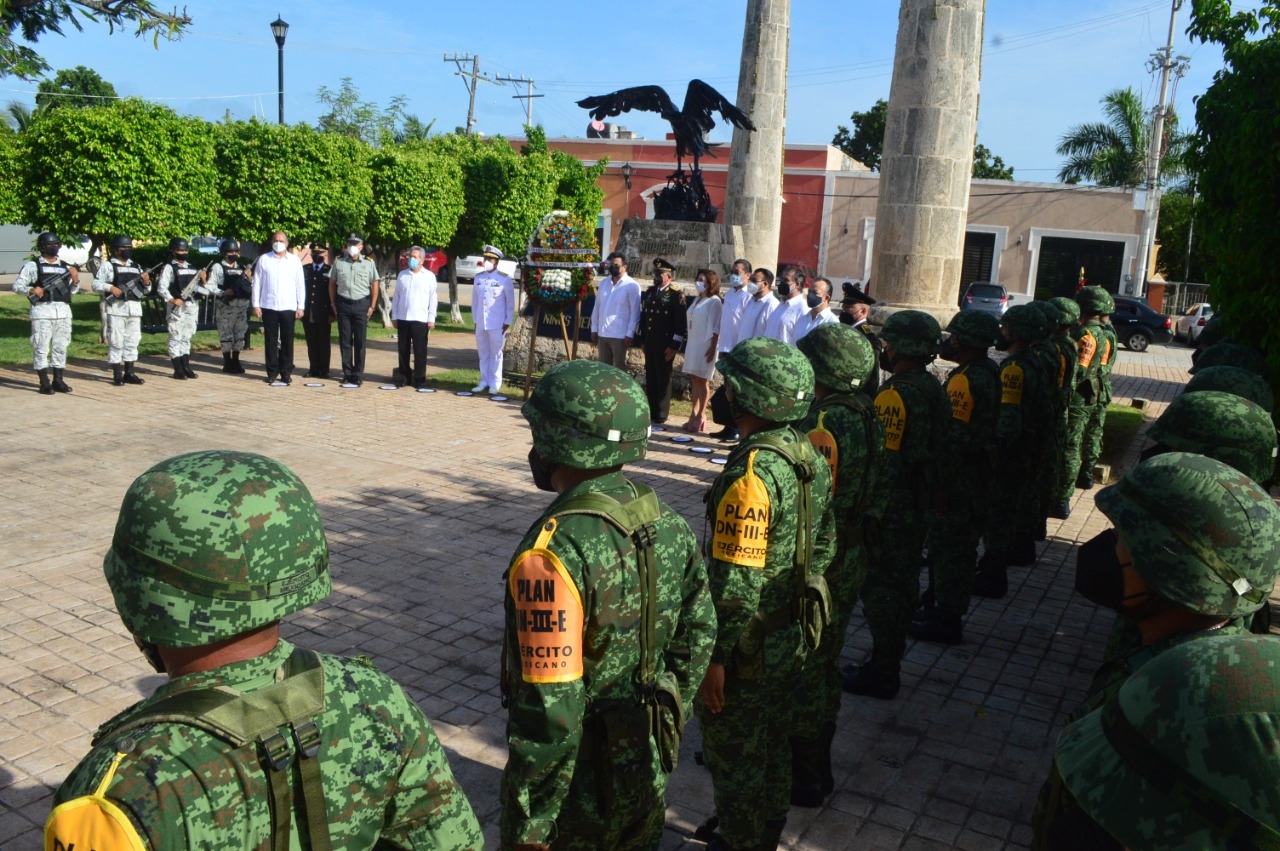 En la ceremonia se disparó una salva de fusileros, tras el tradicional pase de lista