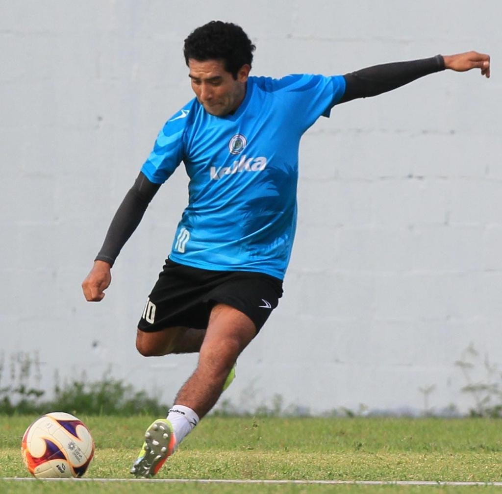 El 'Teacher' Zamorano será una de las novedades de 'La Ola Futbolera' para el juego ante los tapatíos