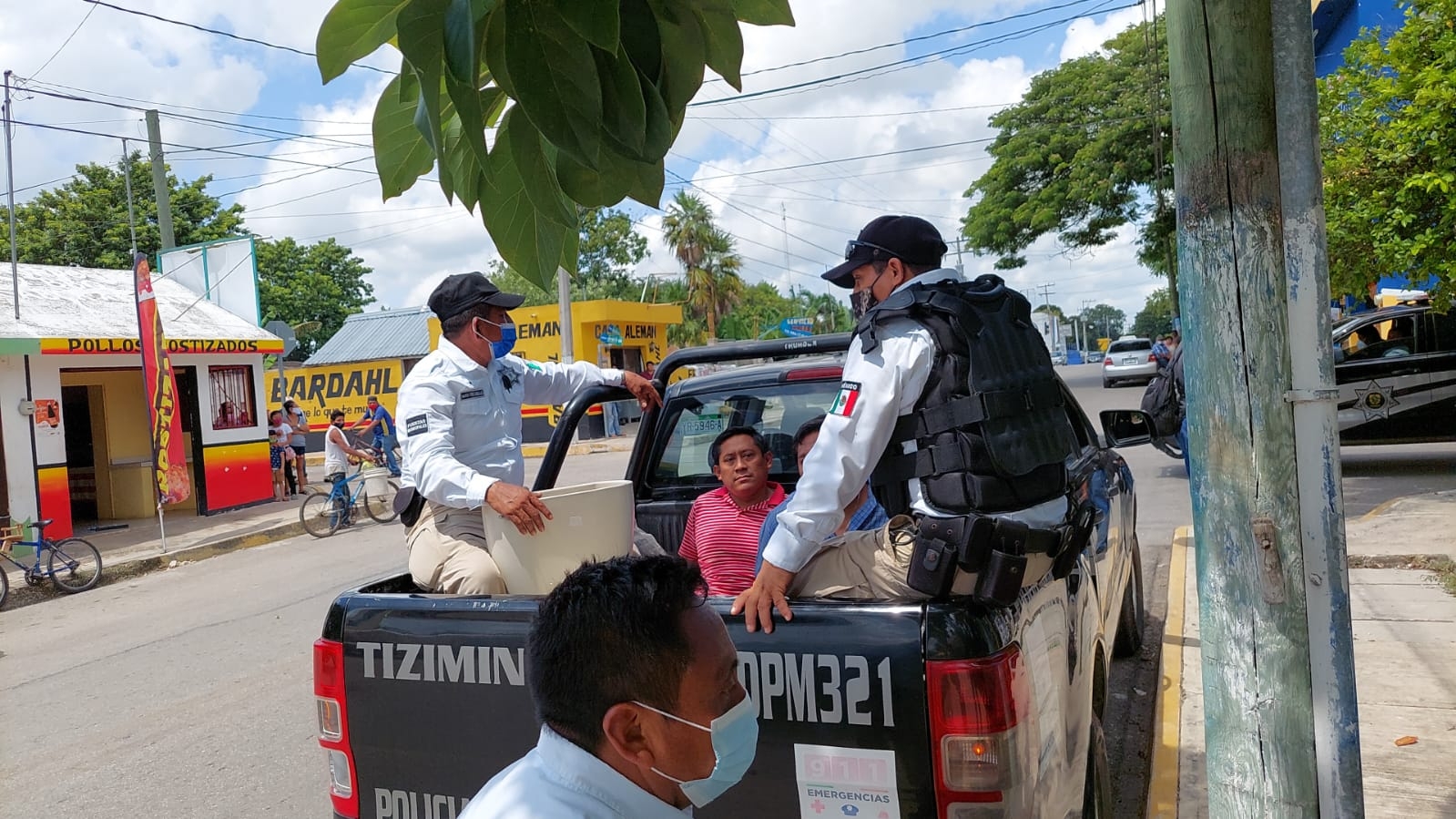 Los agresores fueron arrestados por la Policía Municipal, luego de protagonizar un pleito con piedras Los agresores fueron arrestados por la Policía Municipal, luego de protagonizar un pleito con piedras