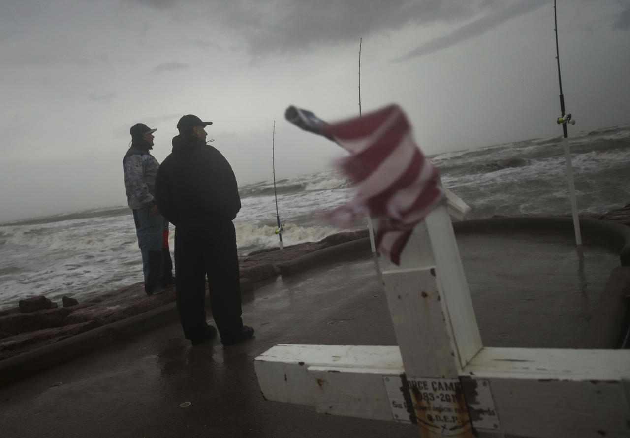 Se prevé que Nicholas lleve intensas lluvias, fuertes vientos y crecidas del nivel del agua en áreas de la costa central y norte de Texas