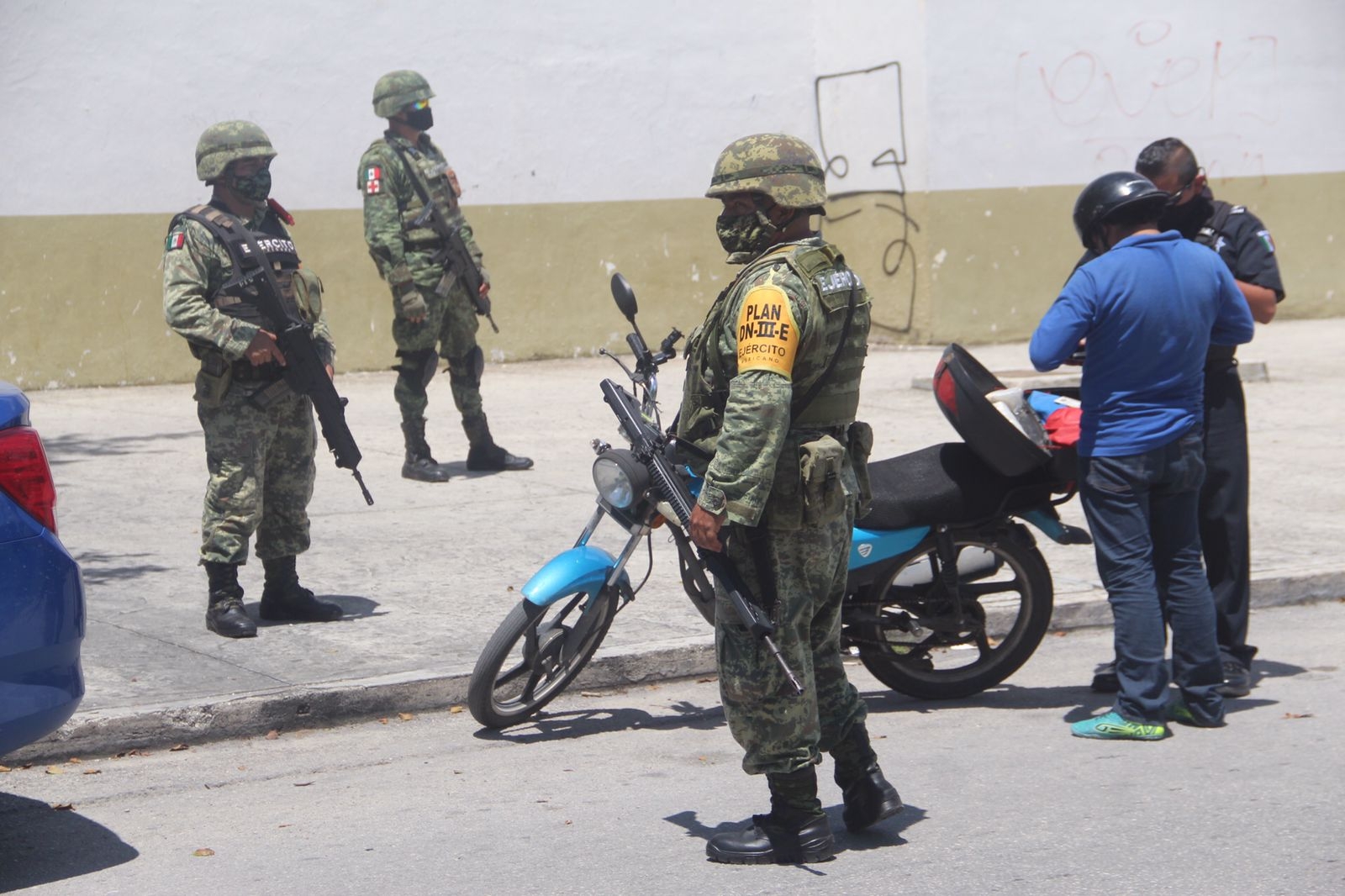 Durante el operativo, las autoridades no encontraron alguna arma de fuego o sustancias ilícitas Durante el operativo, las autoridades no encontraron alguna arma de fuego o sustancias ilícitas