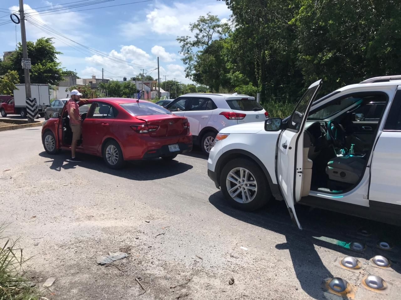 Los conductores llegaron a un acuerdo en el lugar del percance Los conductores llegaron a un acuerdo en el lugar del percance